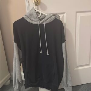 Brandy Melville Black and Gray Sweatshirt Hoodie